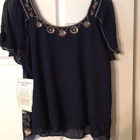 Ladie Sequined Blouse New with Tags. - Picture 5 of 7